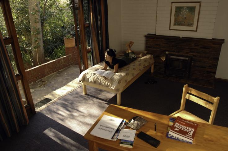 Un peu de quiétude et d'étude dans la chambre d'une "Student House"