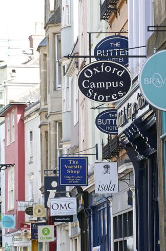 Rue commerçante d'Oxford
