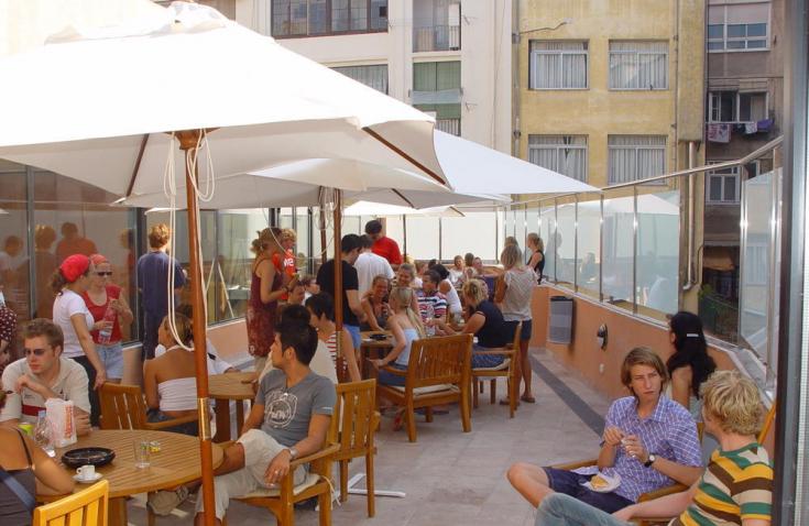 Terrasse et cafétéria