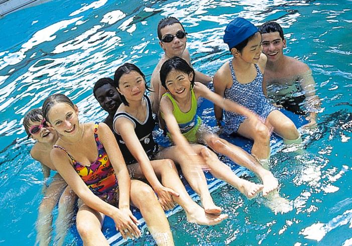 Groupe de jeunes en vacance linguistique