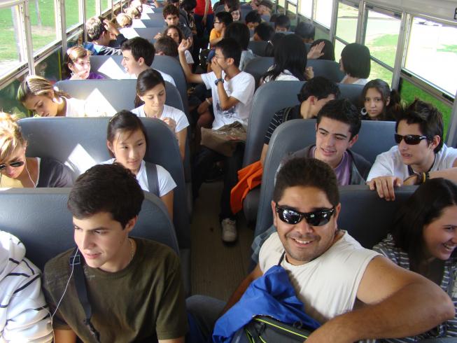 Etudiants en route pour une excursion