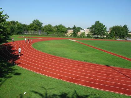 Le terrain d'athlétisme