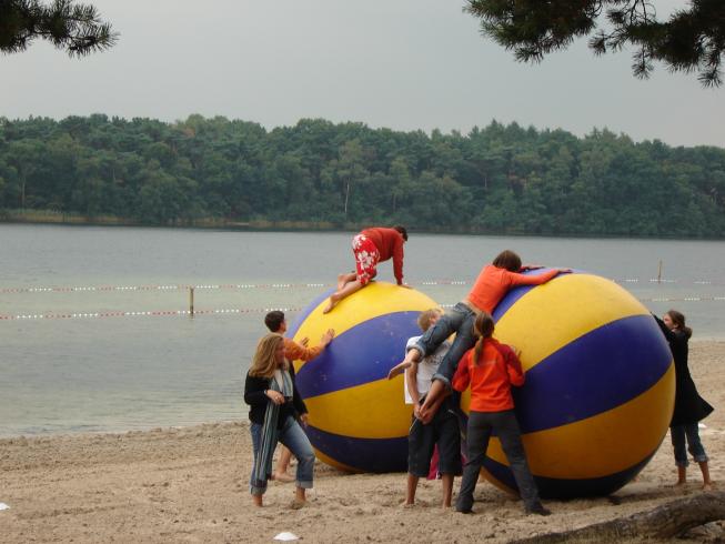 Activité sur les bords du lac