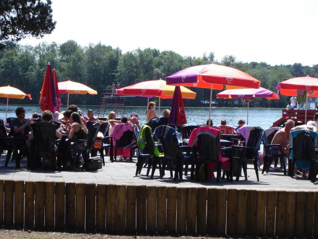La plage aménagée du lac