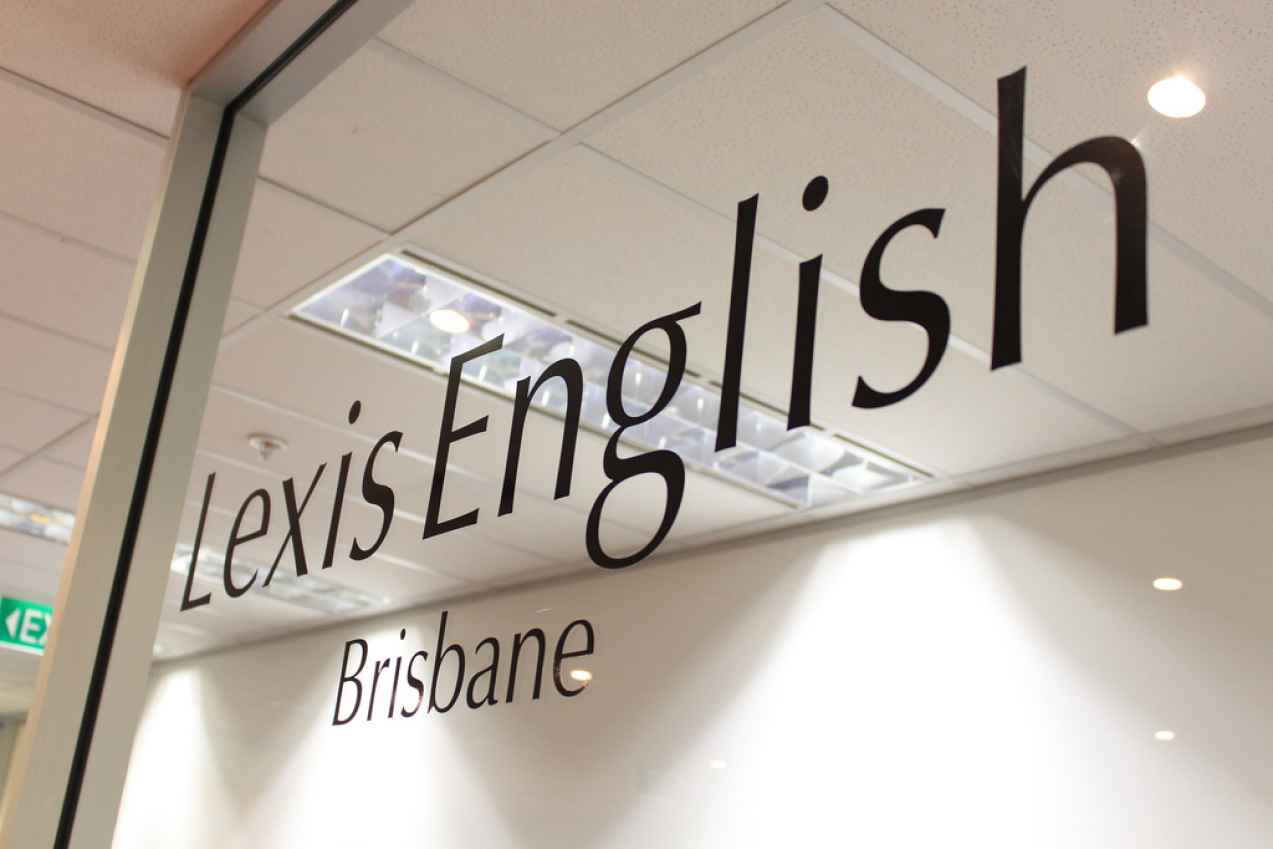 Affiche-Ecole Lexis à Brisbane